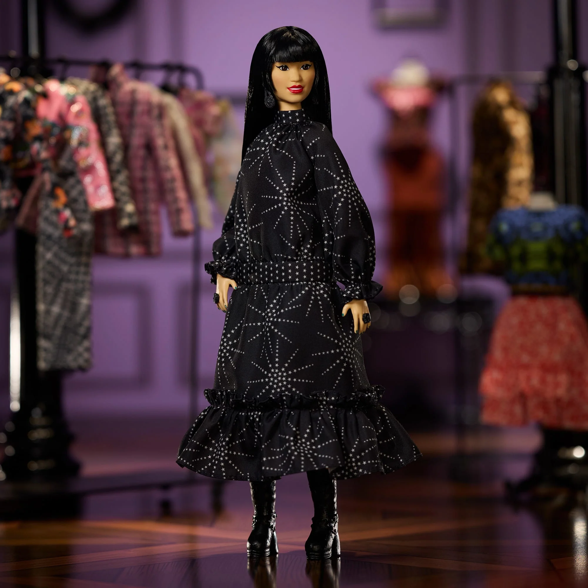 Barbie Inspiring Women Anna Sui Doll - Image 6