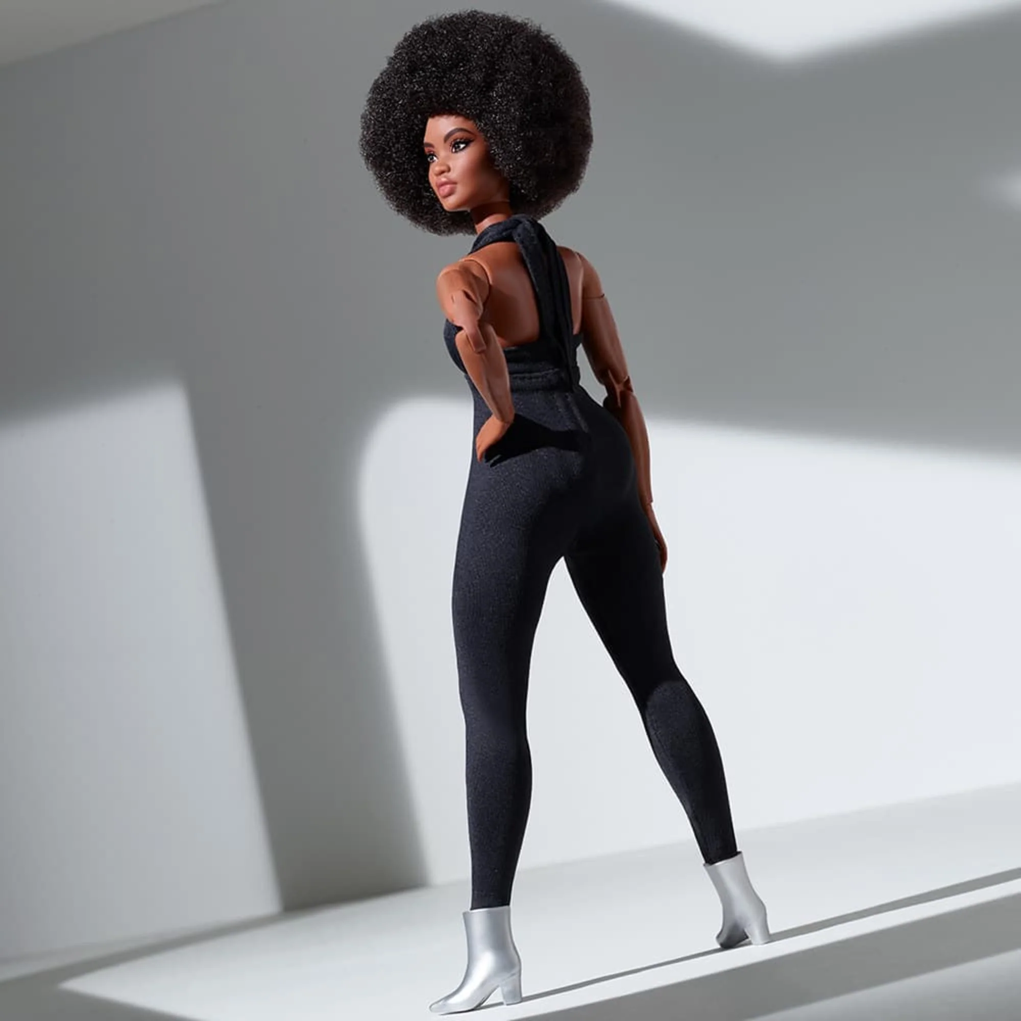 Barbie Looks Doll (Curvy, Brunette) - Image 3
