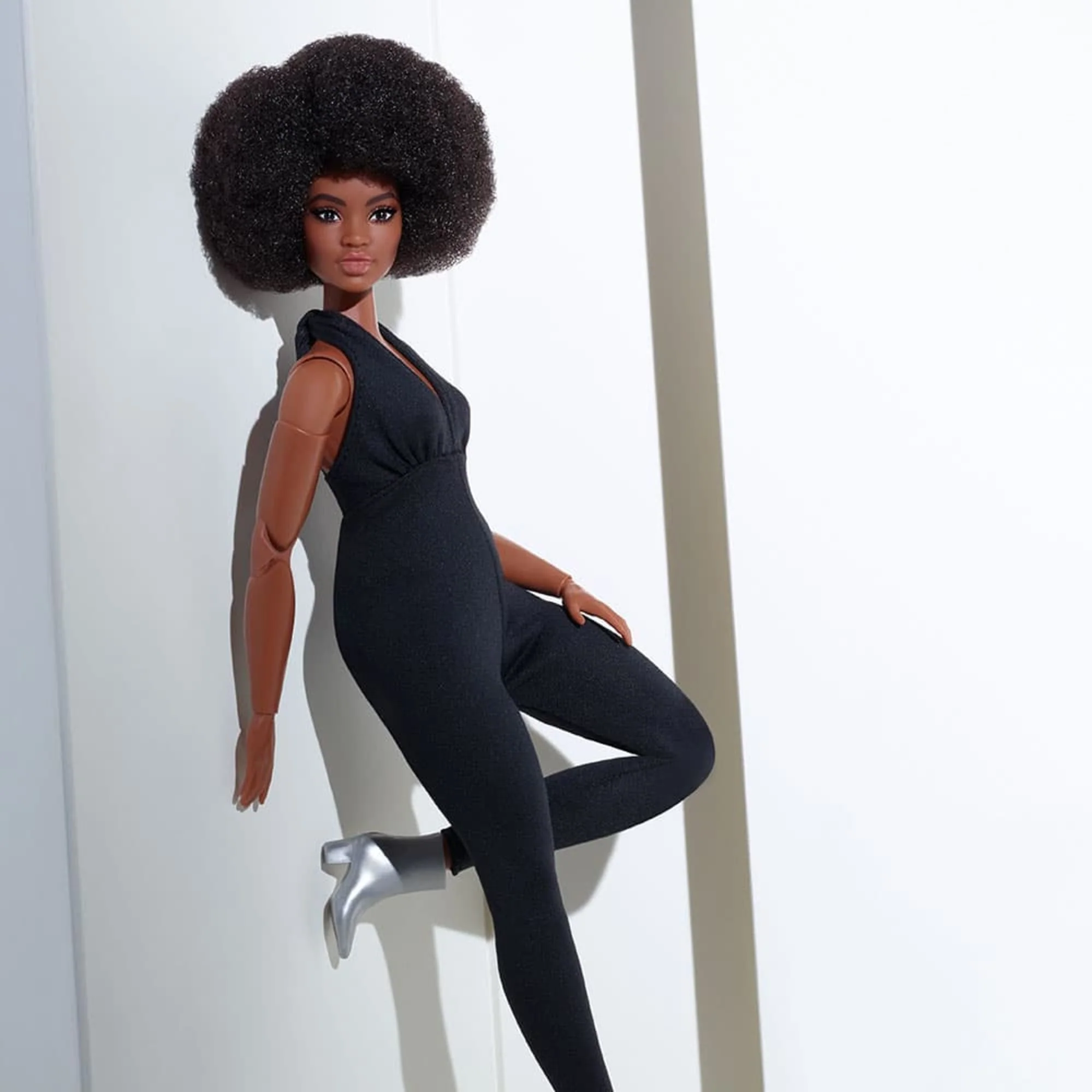 Barbie Looks Doll (Curvy, Brunette) - Image 6