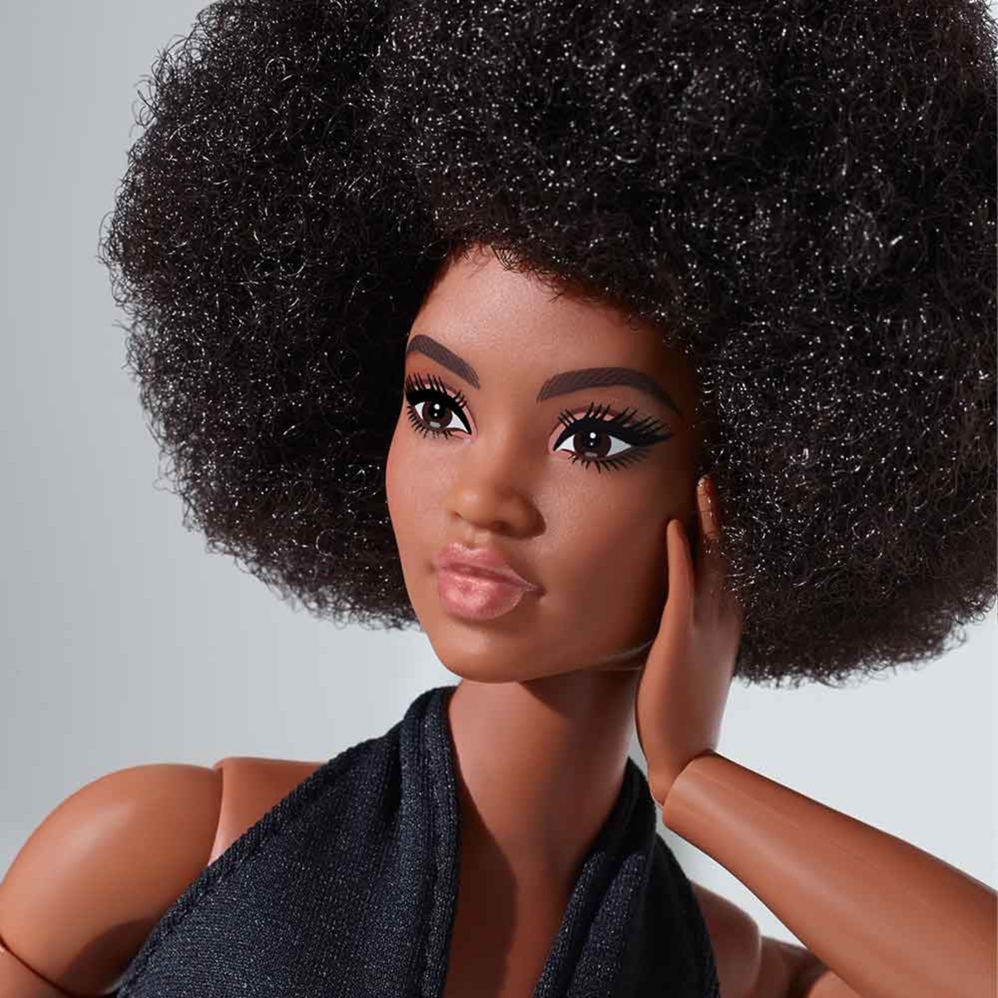 Barbie Looks Doll (Curvy, Brunette) - Image 9