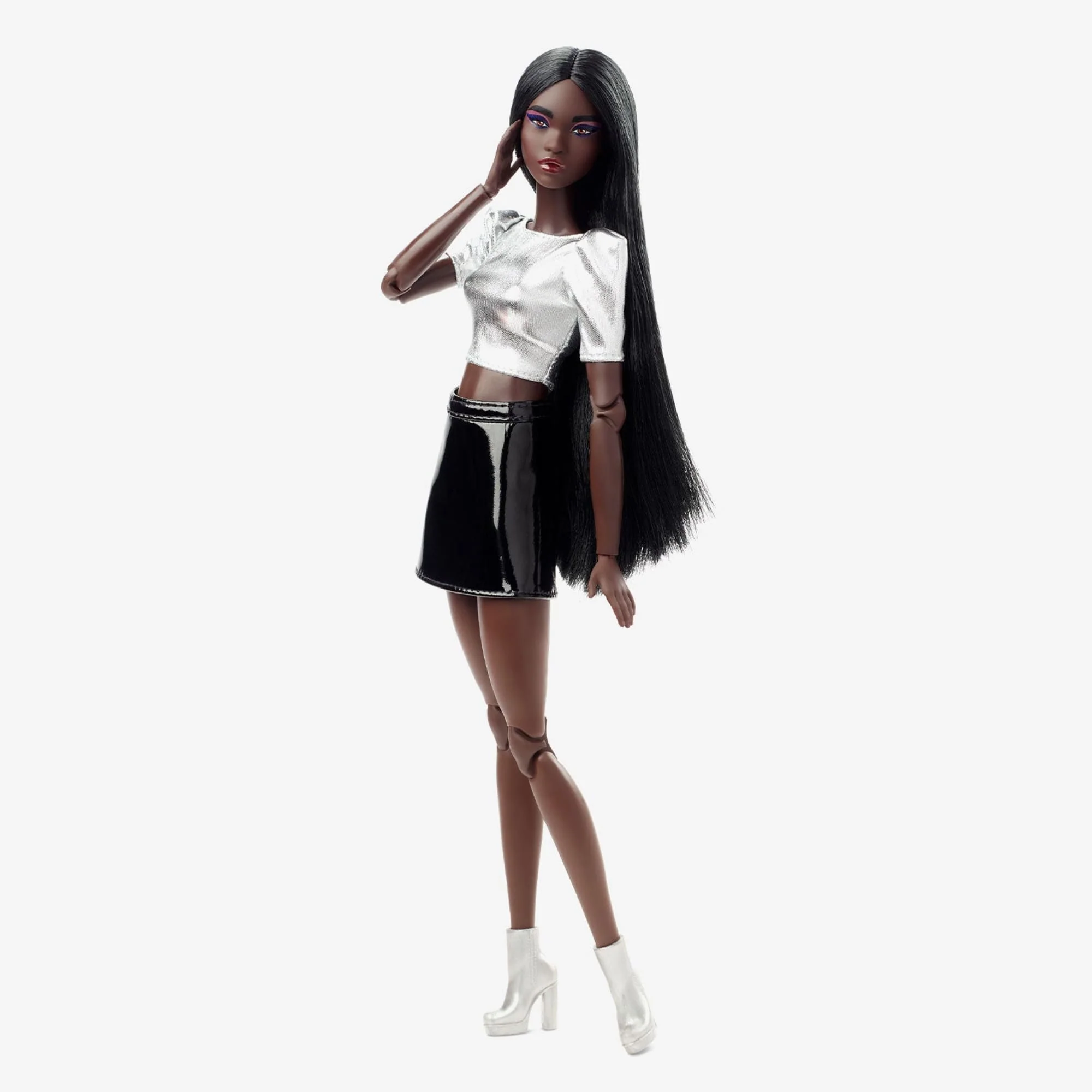 Barbie Signature Barbie Looks Doll (Tall, Dark Brown) - Image 3