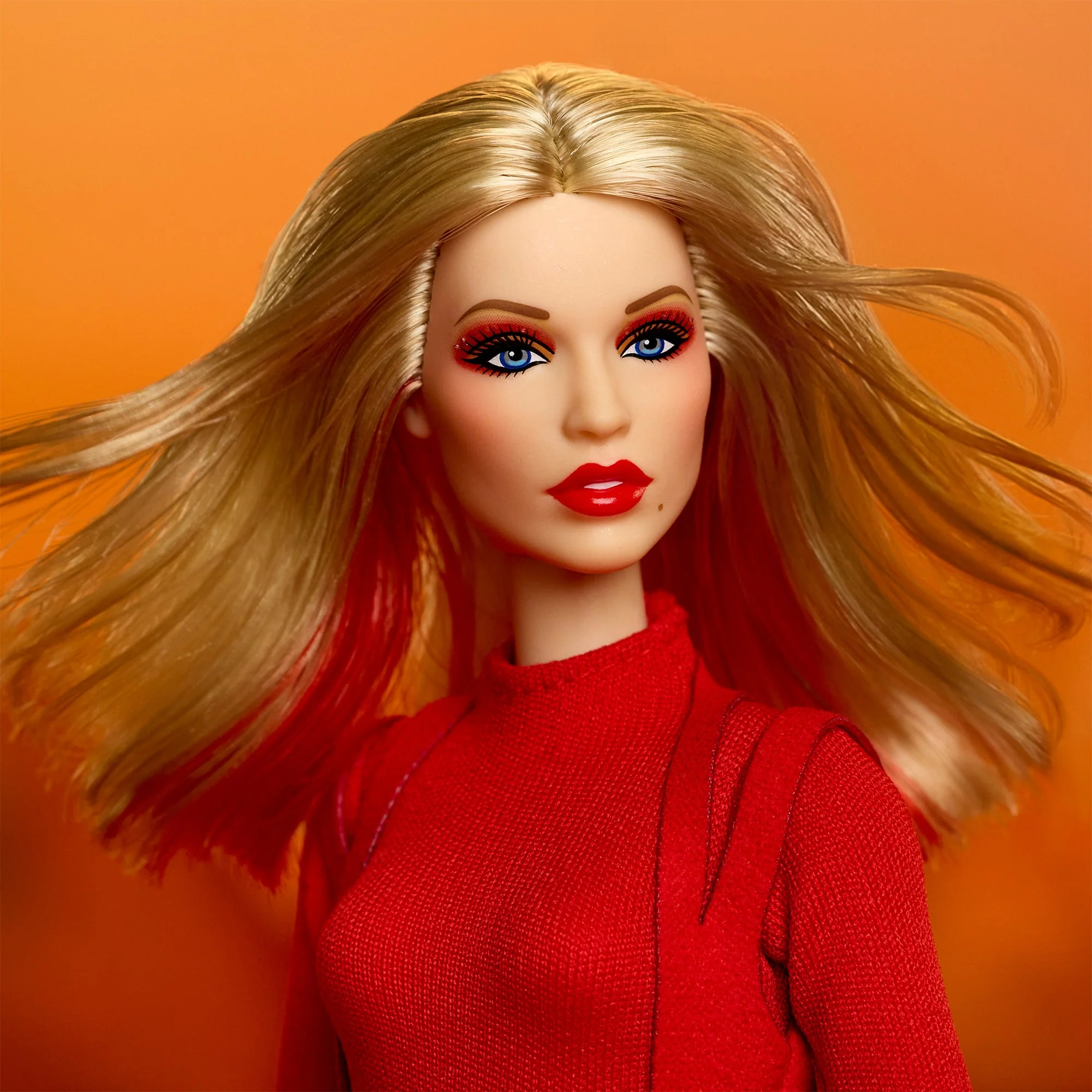 Barbie Signature Kylie Minogue Doll - Image 3