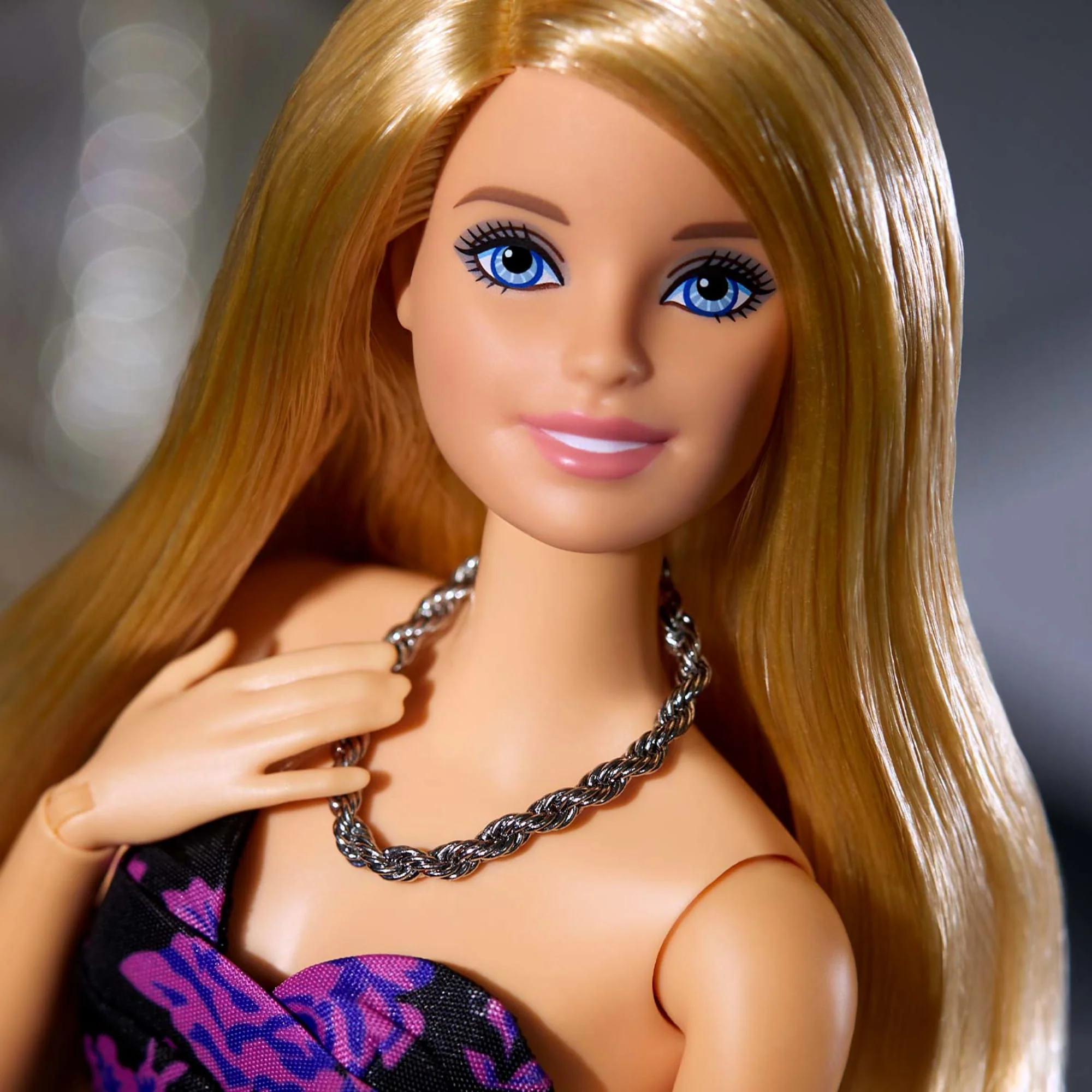 @BarbieStyle Fashion Studio & Doll Set - Image 4