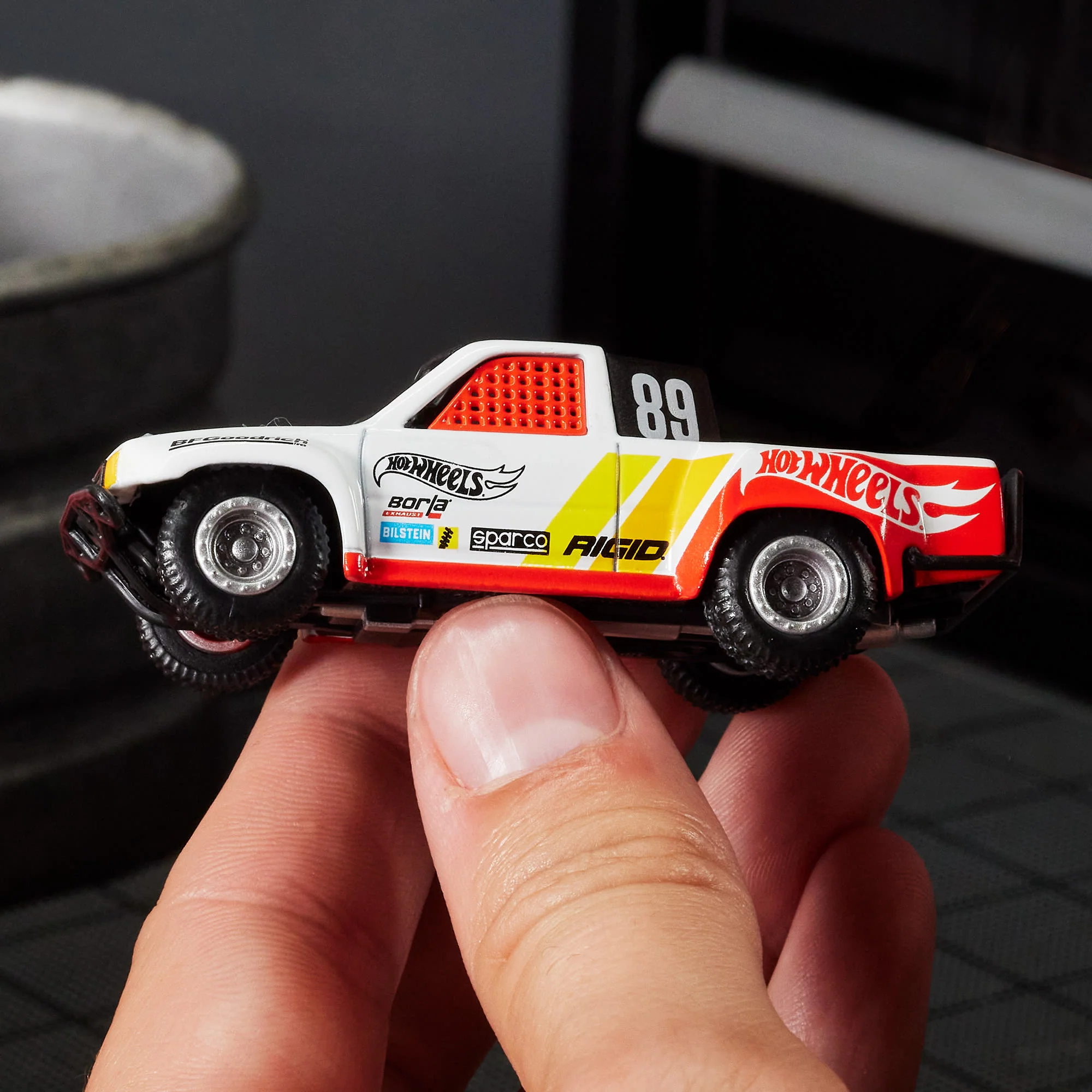 Hot Wheels Elite 64 1989 Toyota HiLux Stadium Truck - Image 15