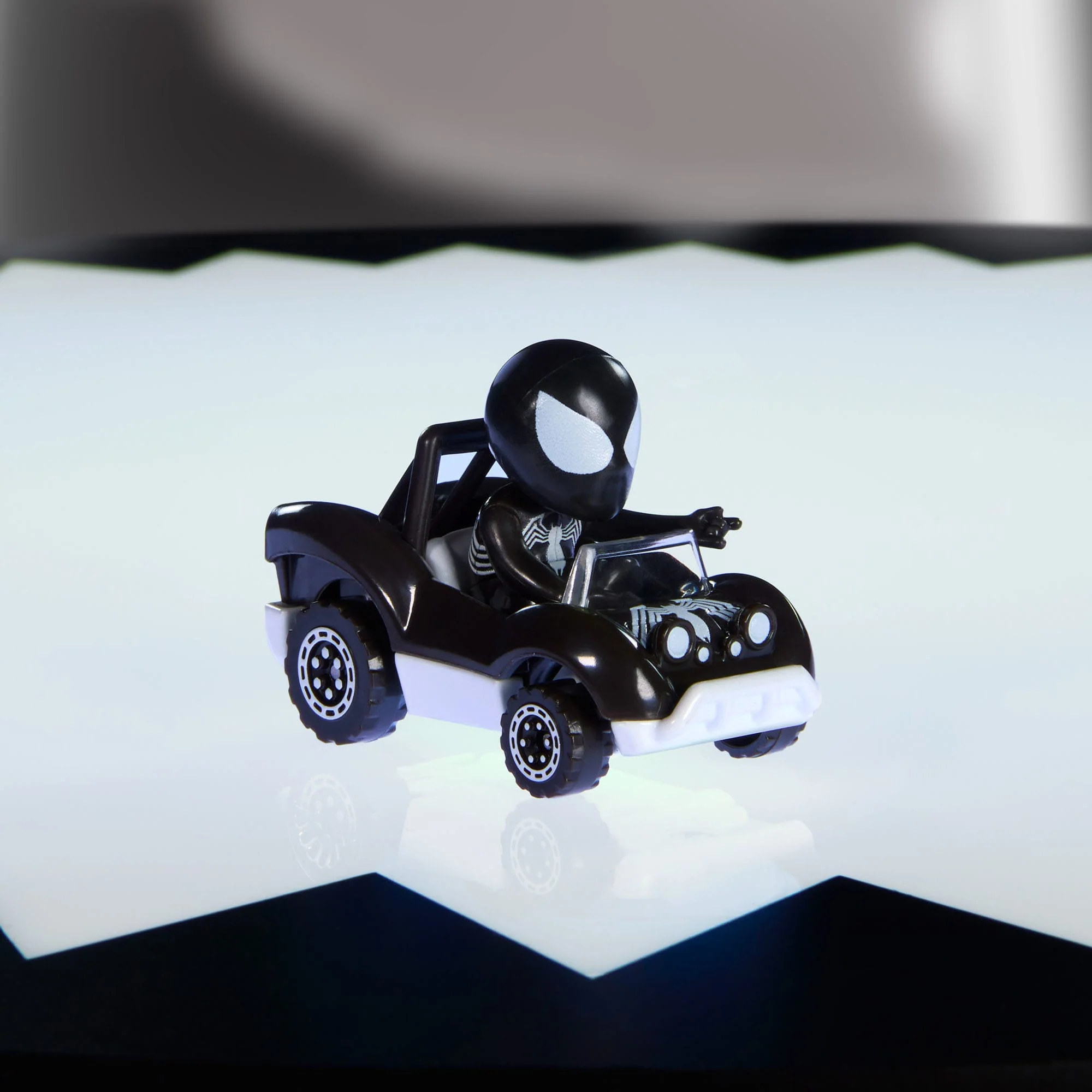 Hot Wheels RacerVerse Marvel Super Heroes Secret Wars Vehicle - Image 3