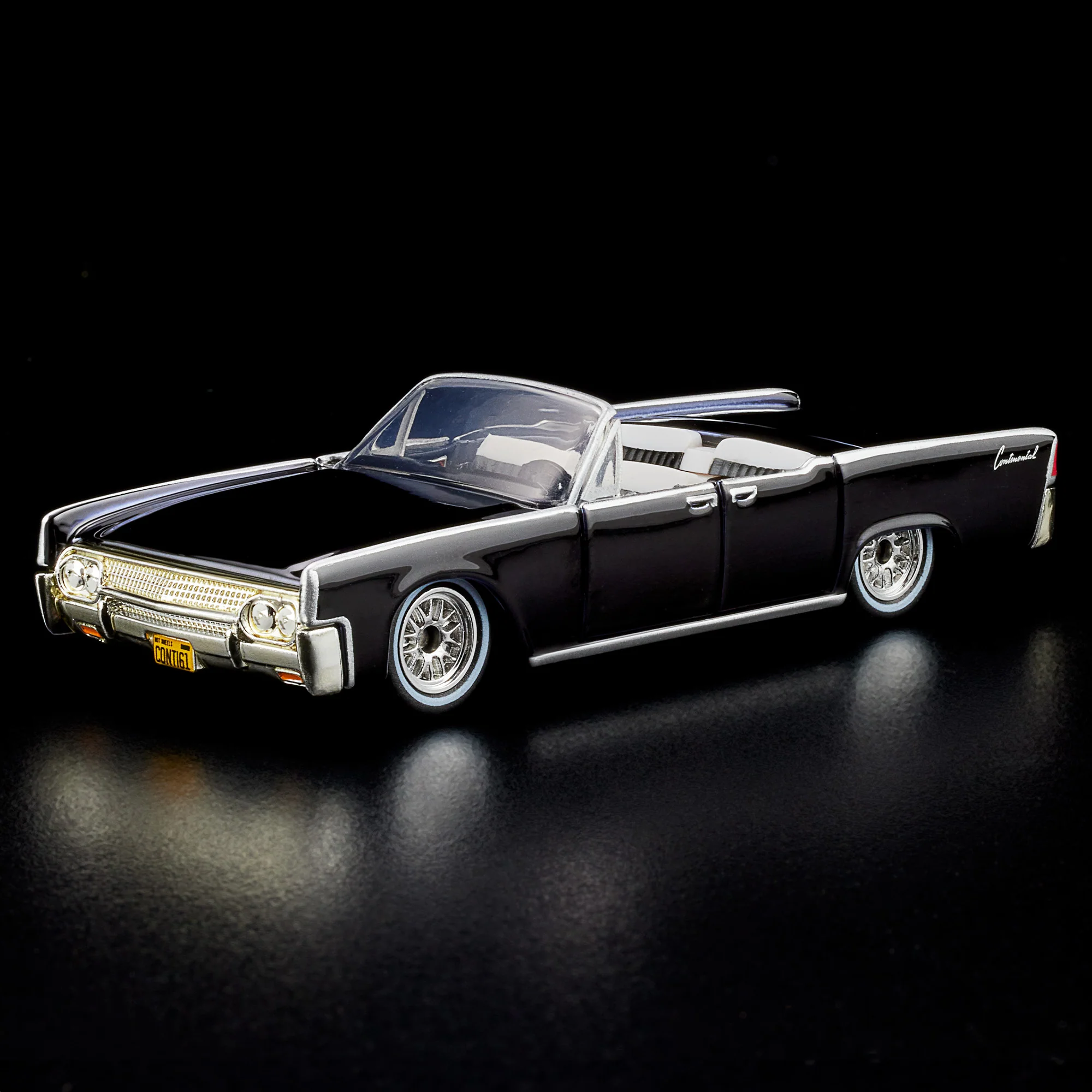 Hot Wheels RLC Exclusive ’61 Lincoln Continental - Image 3