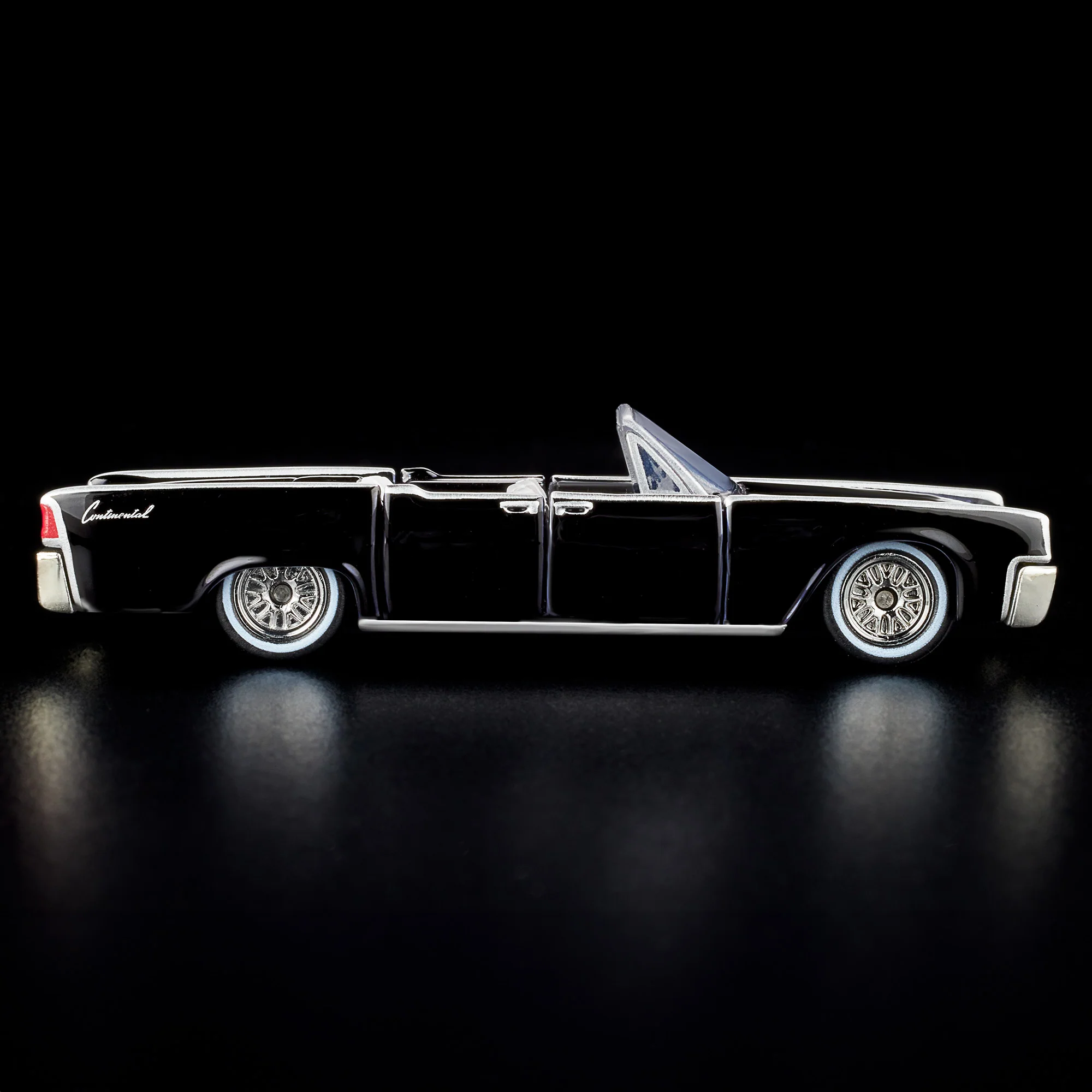 Hot Wheels RLC Exclusive ’61 Lincoln Continental - Image 7