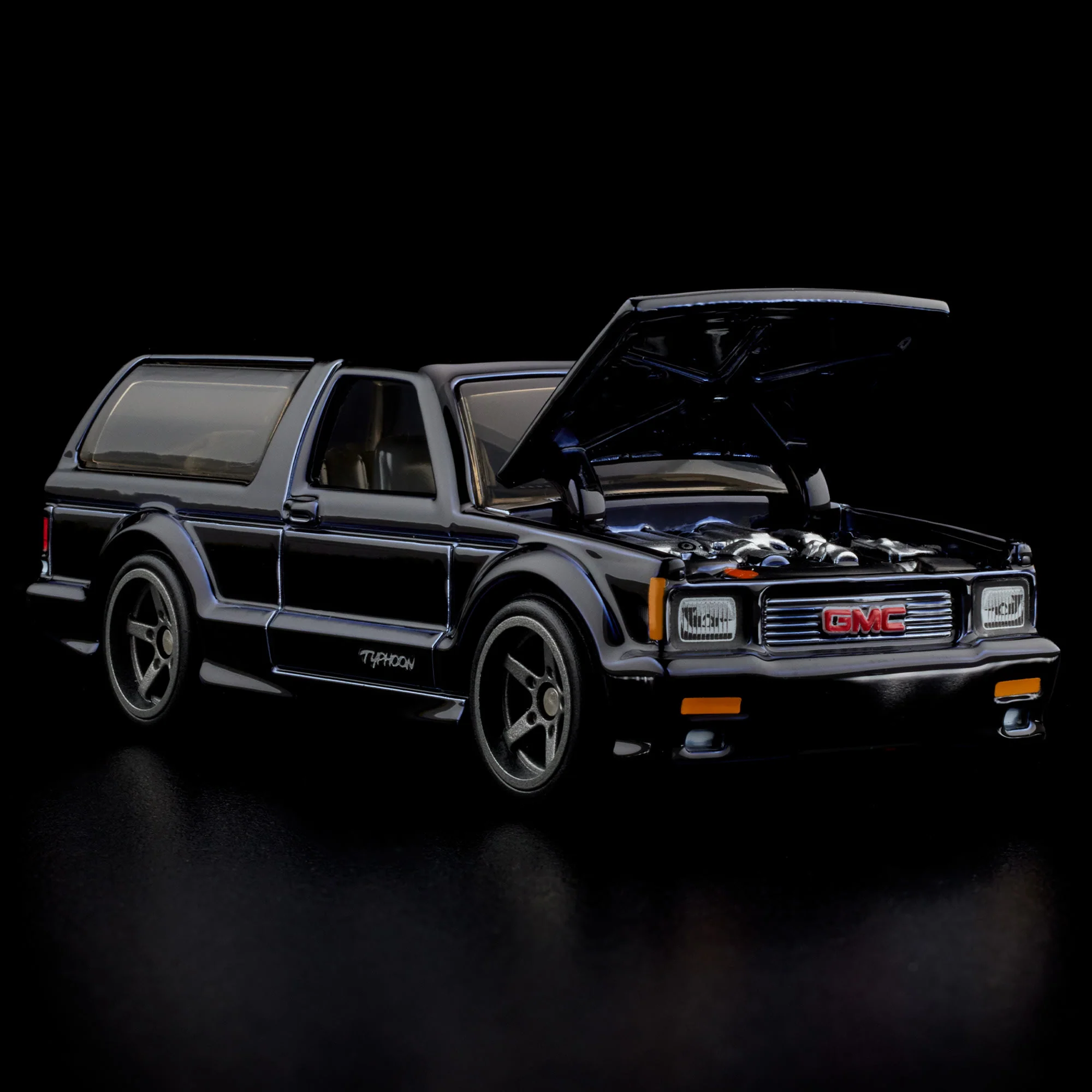 RLC Exclusive 1992 GMC Typhoon - Image 3