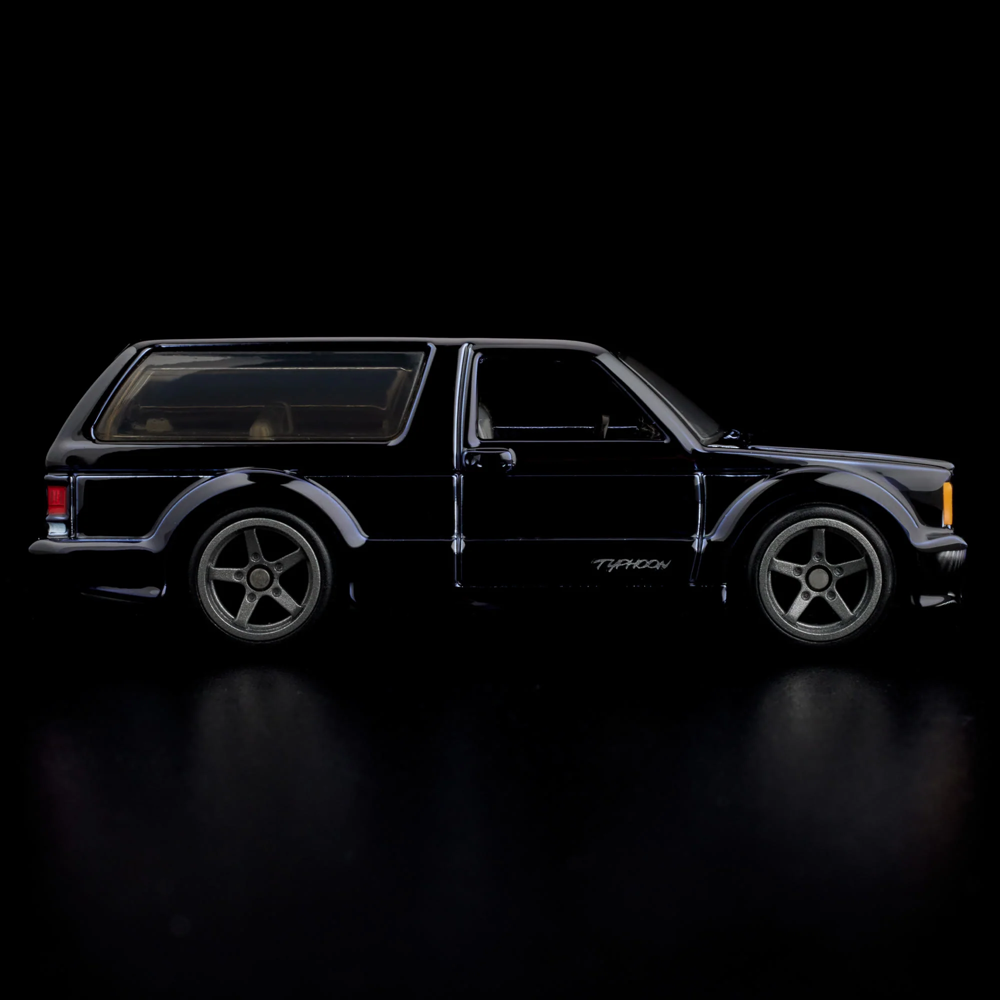 RLC Exclusive 1992 GMC Typhoon - Image 7
