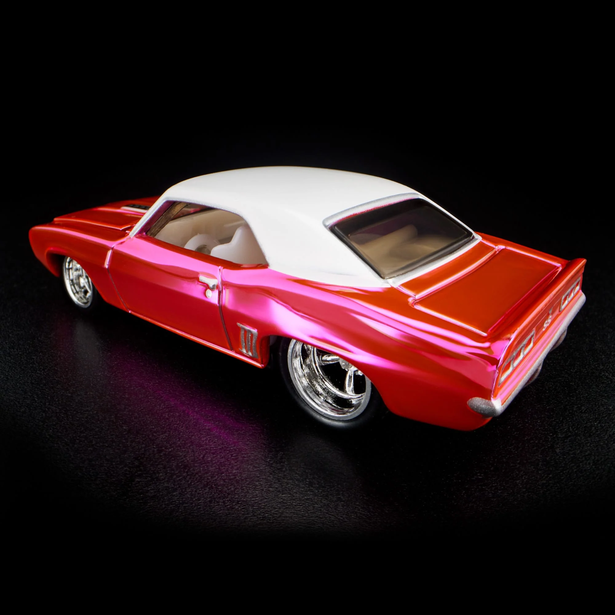 Hot Wheels RLC 1969 Chevy Camaro SS - Image 11