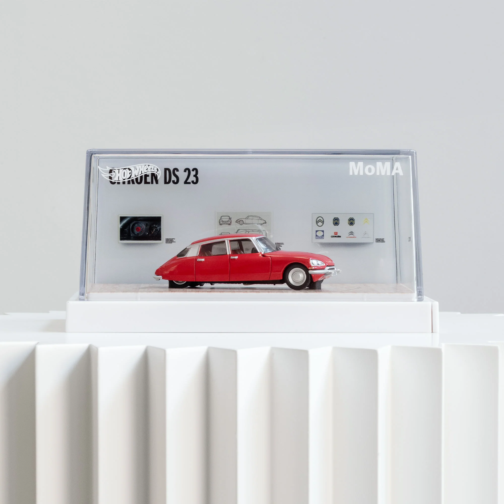 Hot Wheels x MoMA Citroƫn DS 23 Sedan - Image 3