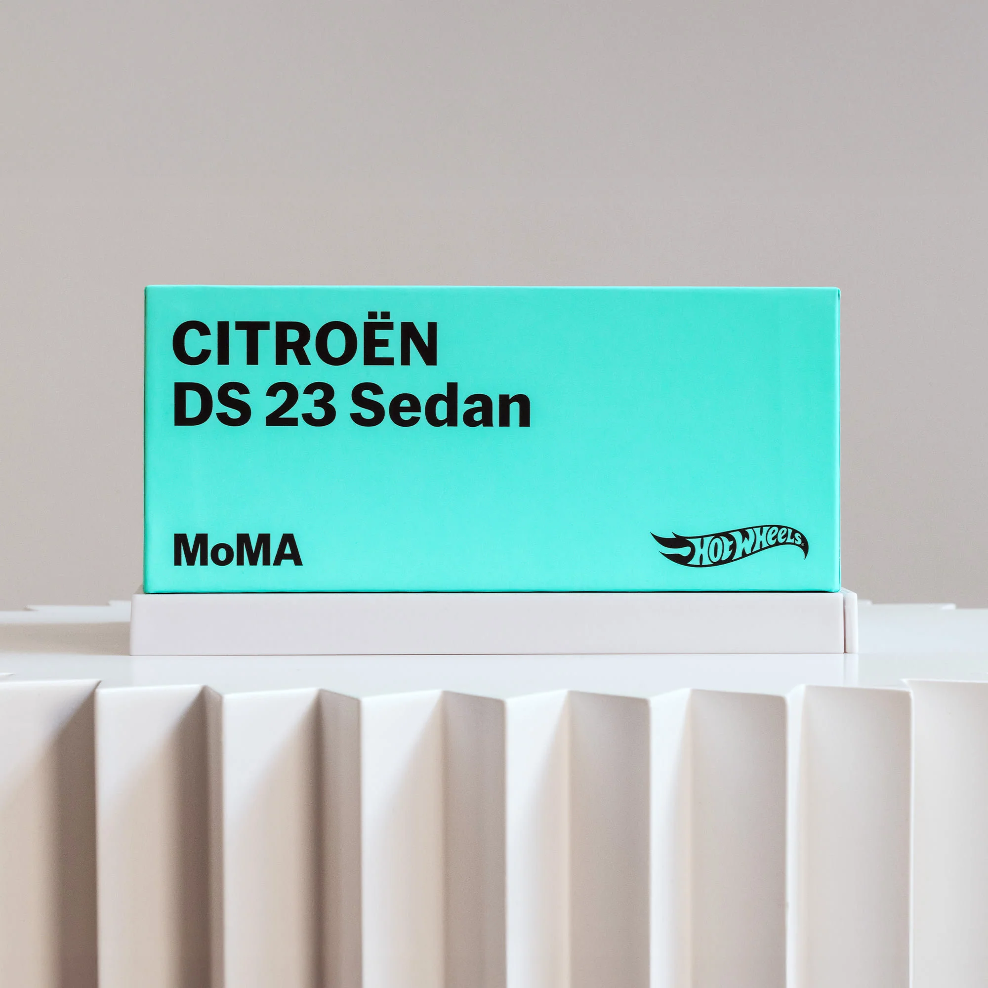 Hot Wheels x MoMA Citroƫn DS 23 Sedan - Image 4