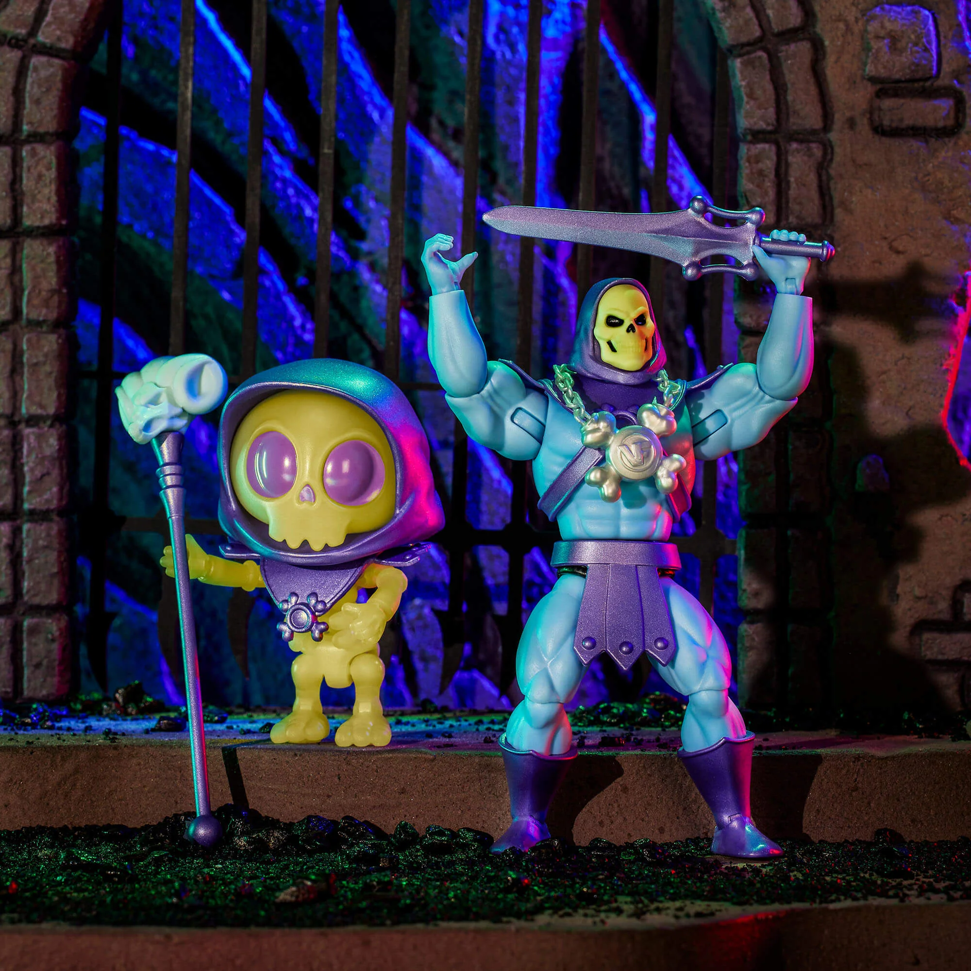 Masters of the Universe Skeletor x VeeFriends Skilled Skeleton 2-Pack - Image 2