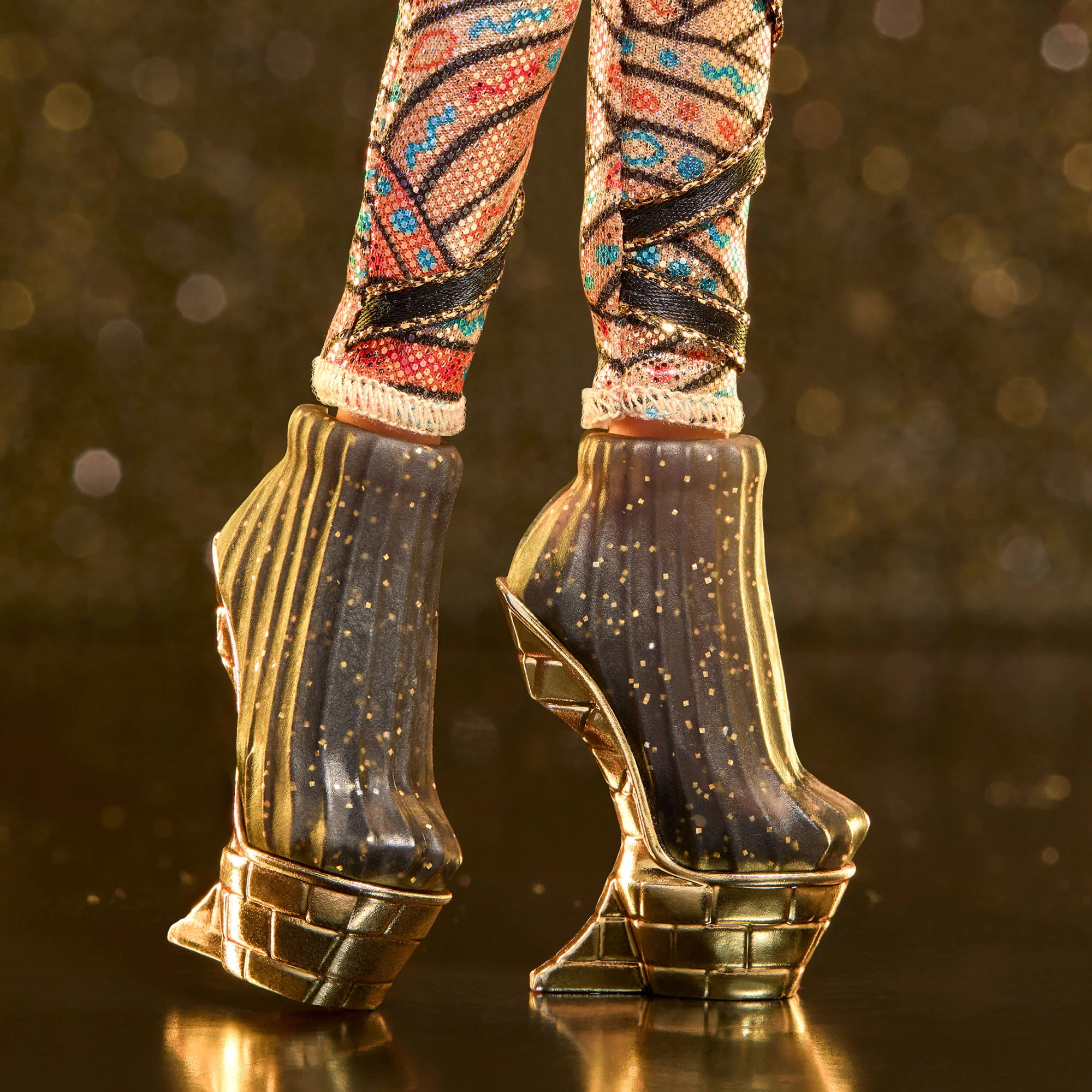 Monster High Haunt Couture Midnight Runway Cleo De Nile Doll - Image 5