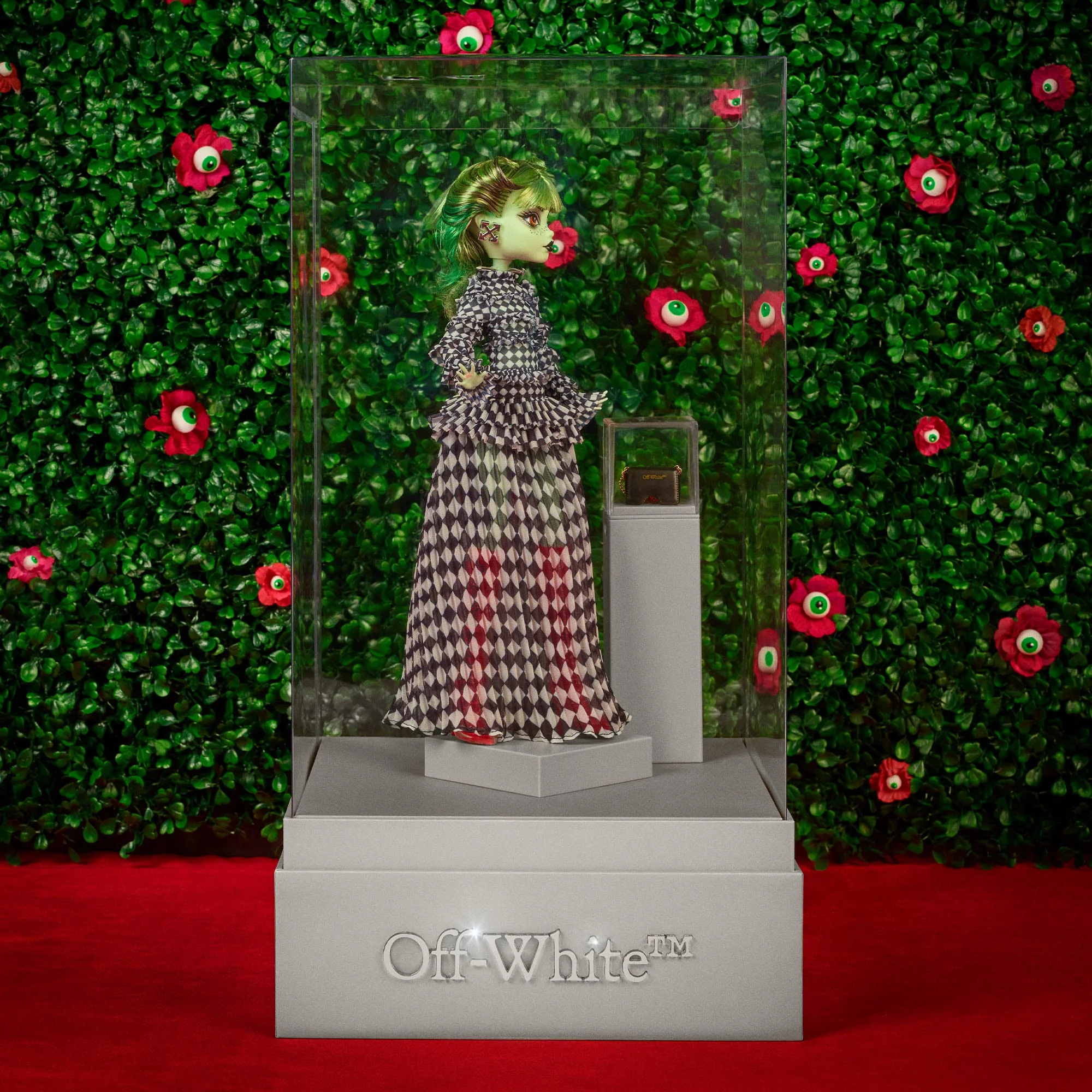 Off-White™ c/o Monster High Harmonie Ghoul Doll - Image 7