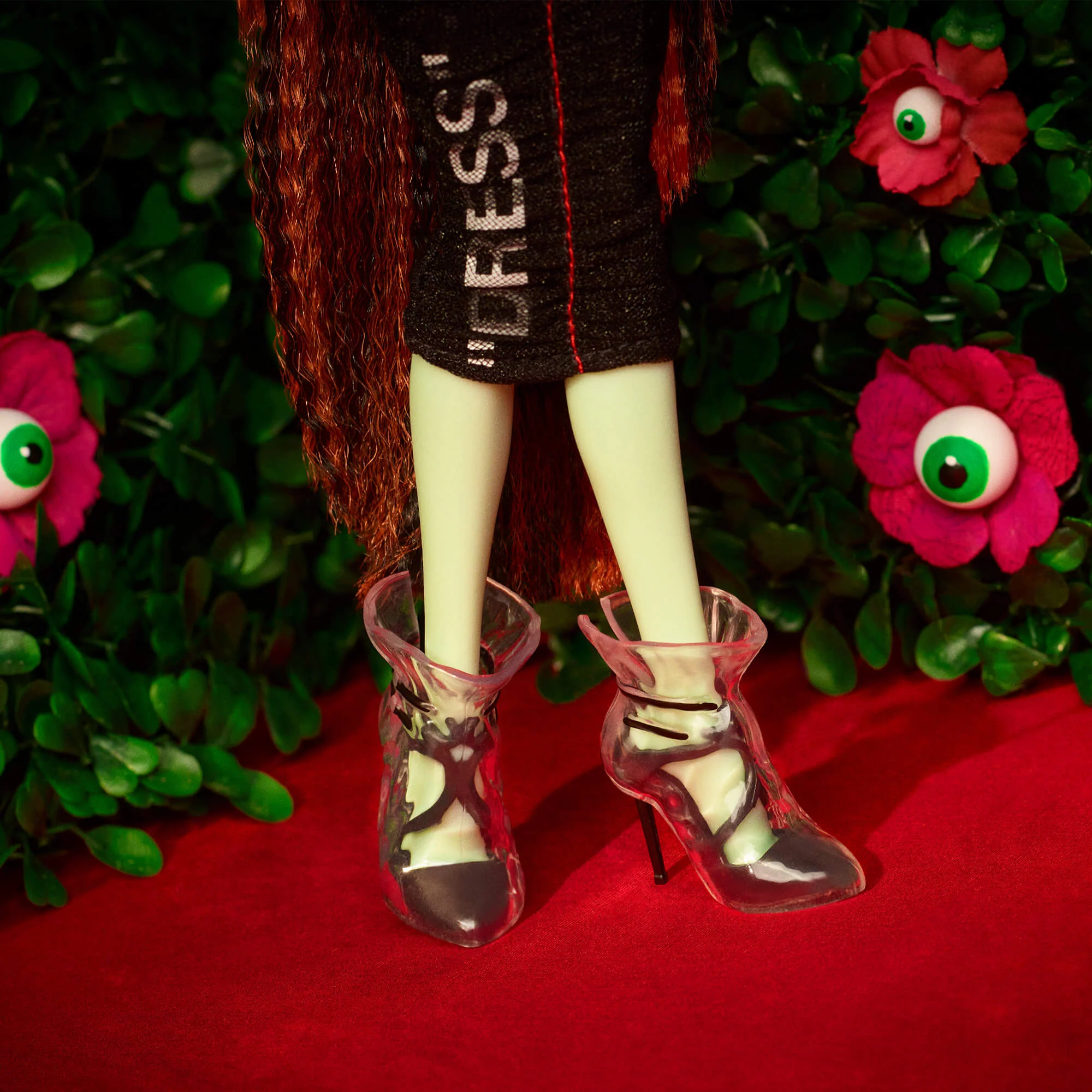 Off-White™ c/o Monster High Electra Melody Doll - Image 3