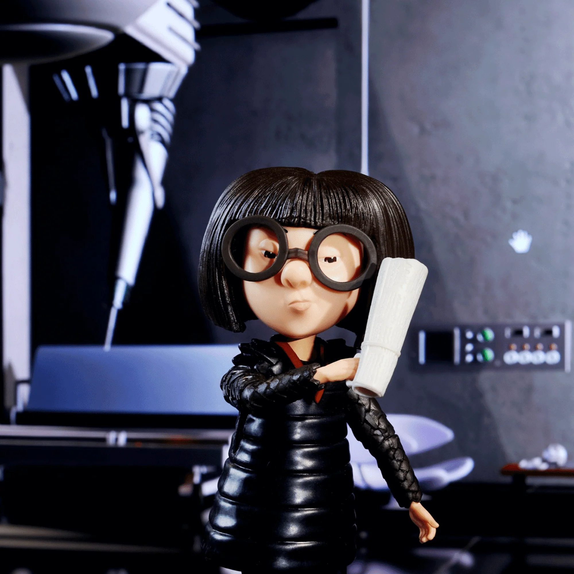 Pixar Spotlight Series Edna Mode Collector Figure The Incredibles - Image 3