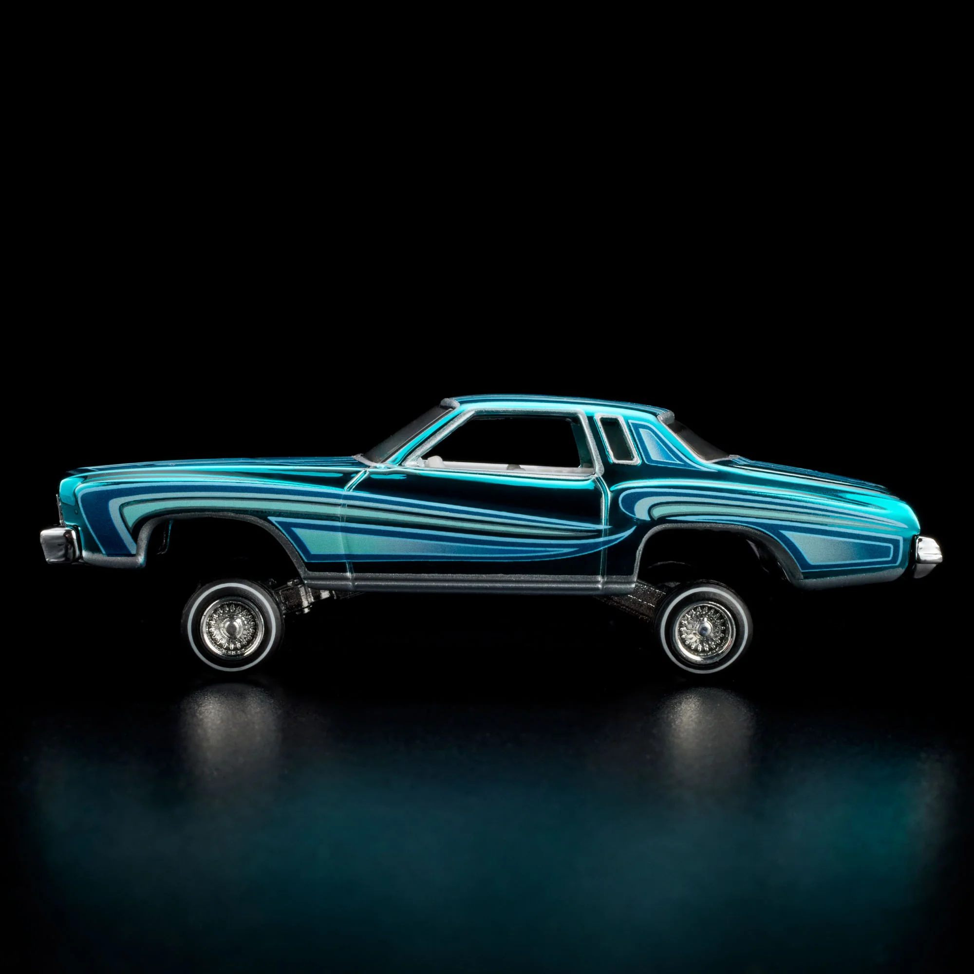RLC Exclusive 1975 Chevrolet Monte Carlo - Image 9