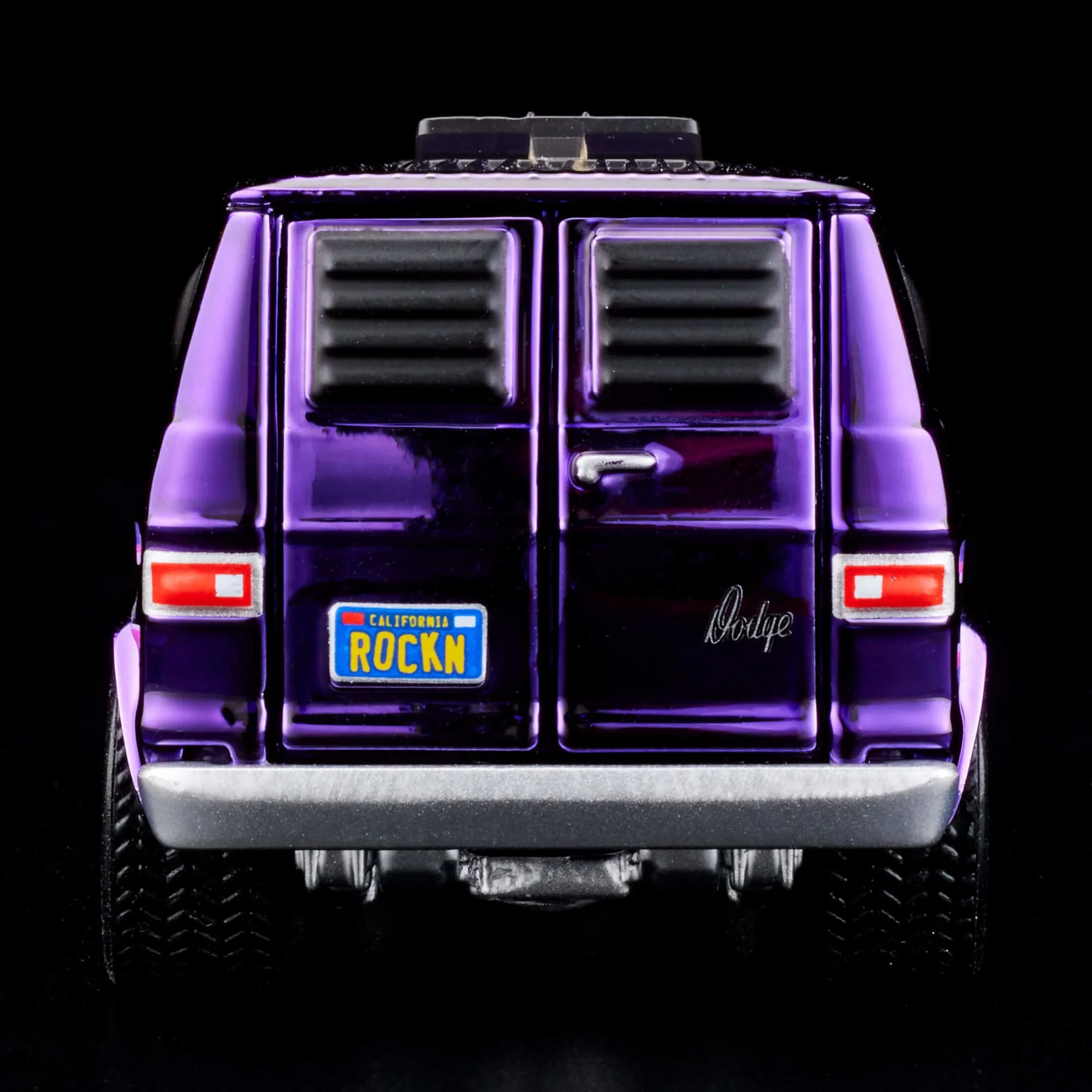 RLC Exclusive ‘70s Dodge Tradesman Van - Image 7