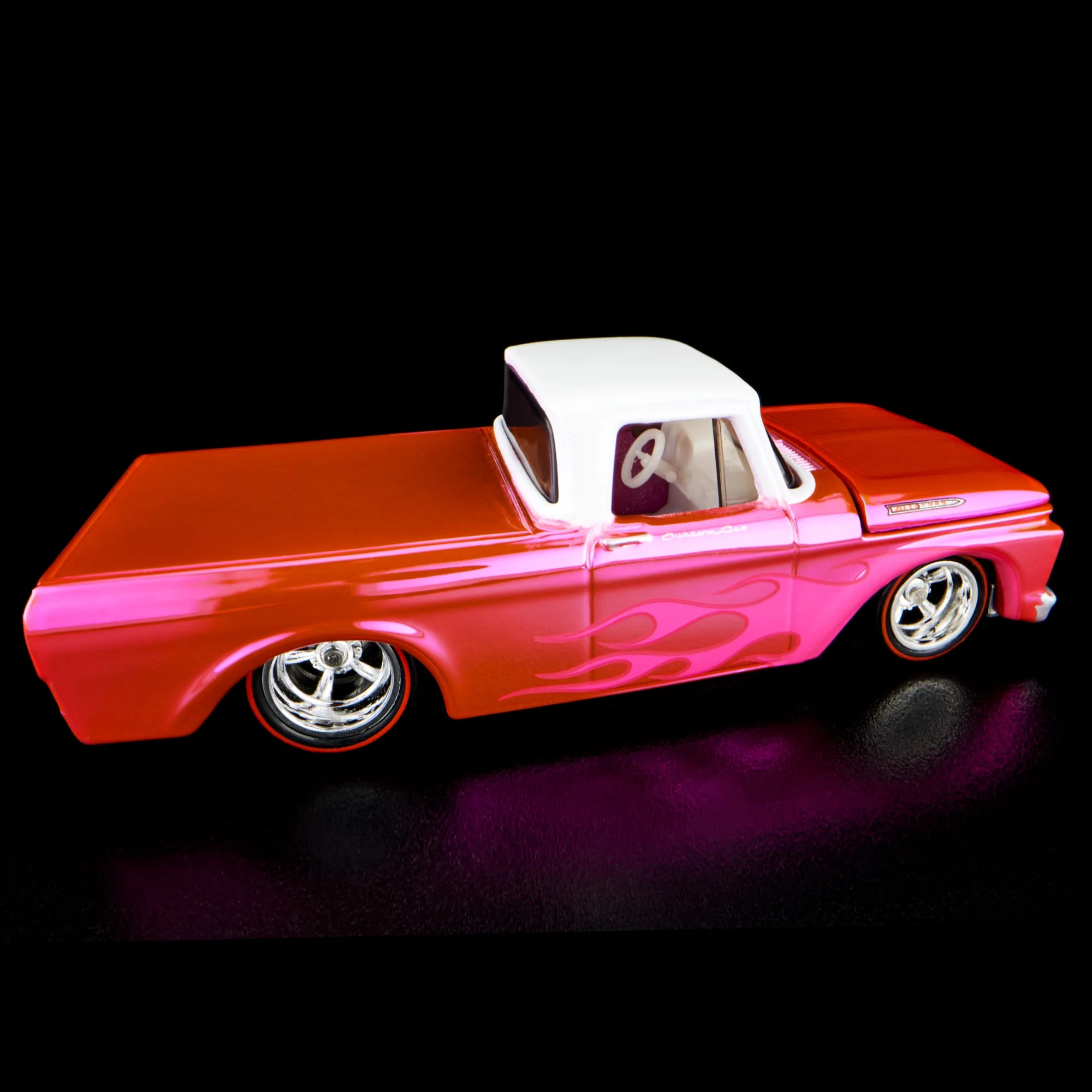 RLC Exclusive Pink Edition 1962 Ford F100 - Image 18
