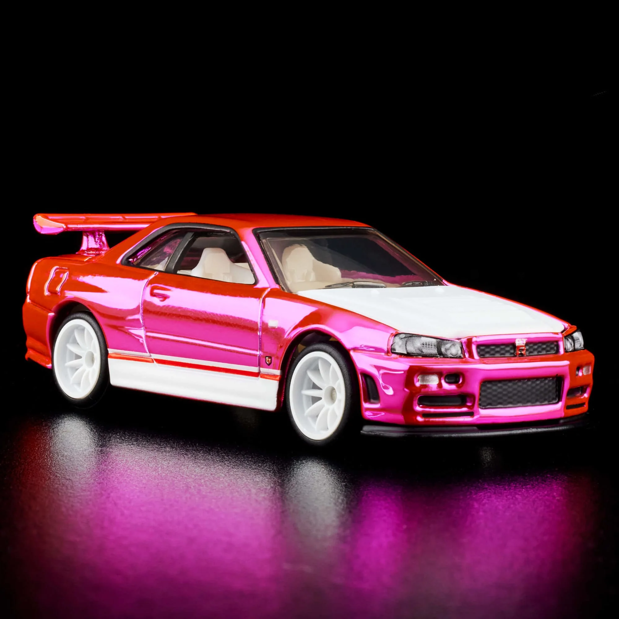 RLC Exclusive Pink Editions Nissan Skyline GT-R - Image 4